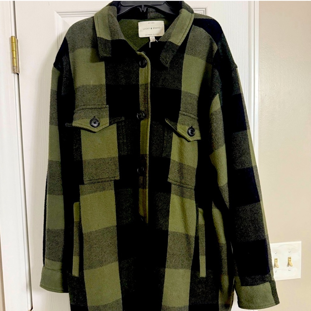 Men’s Lucky Brand winter shirt  / jacket.
In great condition size Large.
